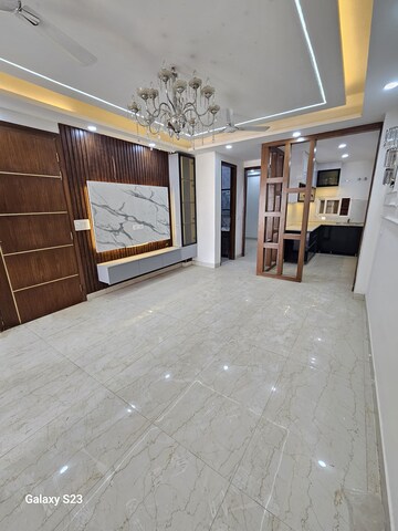 Room in 3 BHK Apartment at Palm Residency Chhatarpur, Chattarpur – for Rent