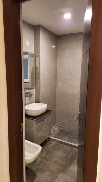 Bathroom in 3.5 BHK Apartment at Ram Shanti Apartment, Sector 52 – for Rent