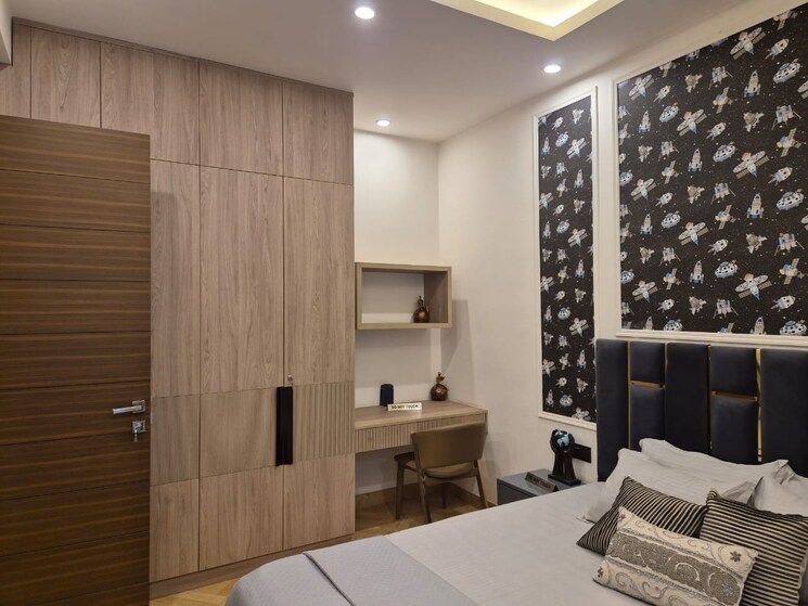 Master Bedroom, raj-one-good-earth 3 Bedroom 1650 Sq.Ft. Apartment In Sector 71 Gurgaon 9571243