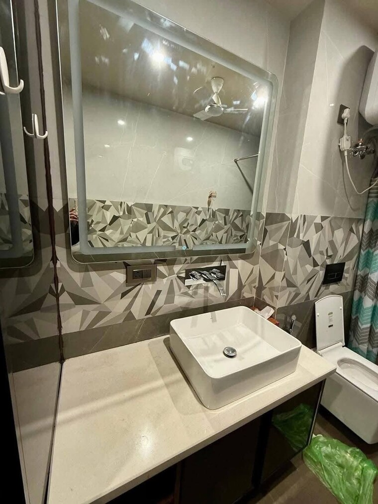 Attached Bathroom, freedom fighters enclave 3 Bedroom 1500 Sq.Ft. Apartment In Freedom Fighters Enclave Delhi 9571225