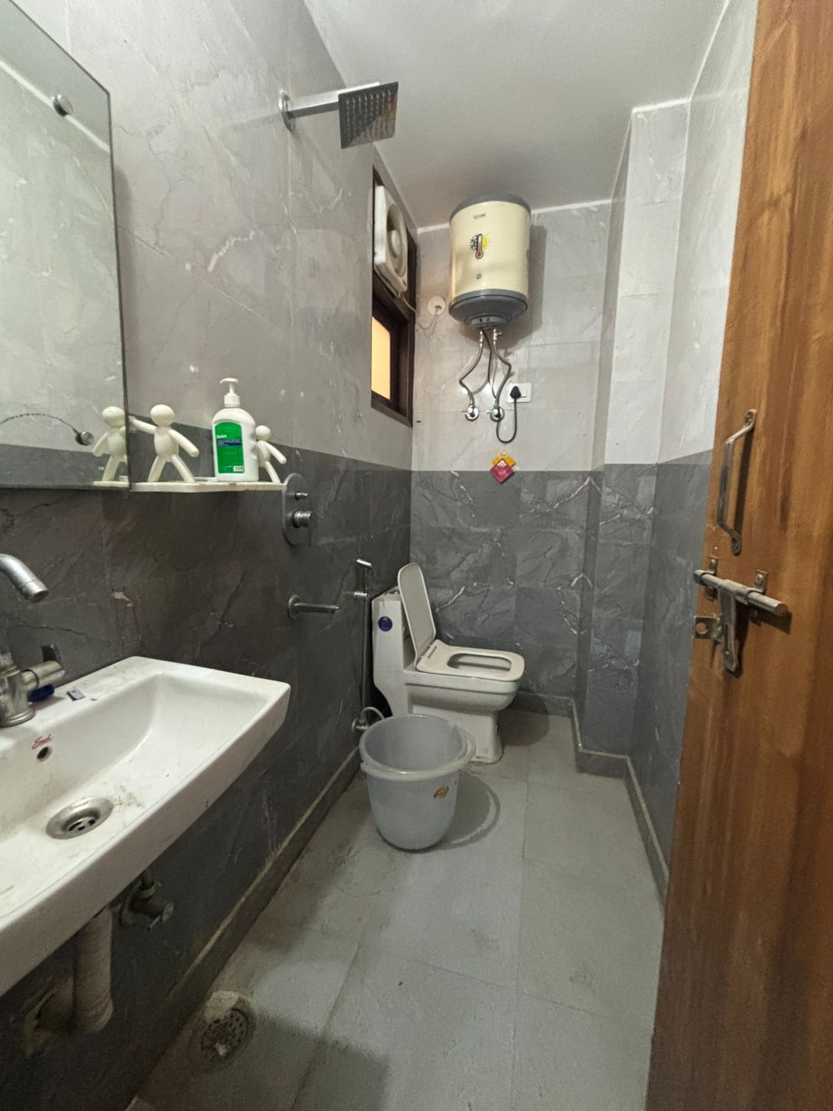 1 BHK Builder Floor For Rent in Paryavaran Complex