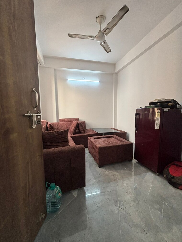 Living Room, paryavaran complex 1 Bedroom 450 Sq.Ft. Builder Floor In Paryavaran Complex Delhi 9571256