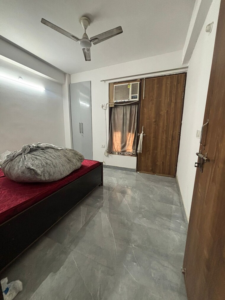 Bedroom, paryavaran complex 1 Bedroom 450 Sq.Ft. Builder Floor In Paryavaran Complex Delhi 9571256