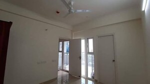 Room in 1 BHK Apartment at Gaur City 2 - 14th Avenue, Sector 16c Greater Noida – for Rent