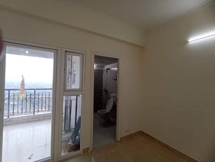 Room, gaur-city-2-14th-avenue 1 Bedroom 450 Sq.Ft. Apartment In Sector 16c Greater Noida Greater Noida 9571240