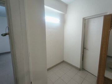 Room in 3 BHK Apartment at Emaar Emerald Estate, Sector 65 – for Rent