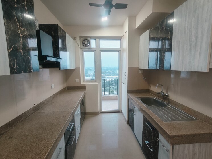 Kitchen, emaar-emerald-estate 3 Bedroom 1395 Sq.Ft. Apartment In Sector 65 Gurgaon 9571276