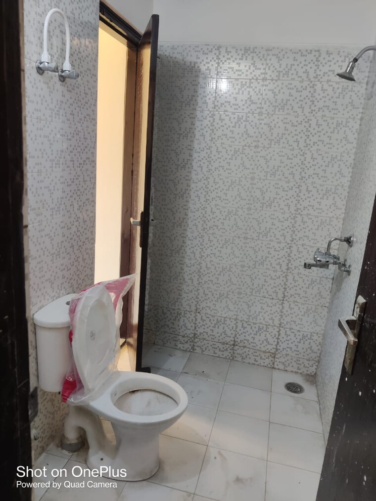 Bathroom, bptp-park-elite-premium 3 Bedroom 2250 Sq.Ft. Builder Floor In Sector 84 Faridabad 9571359