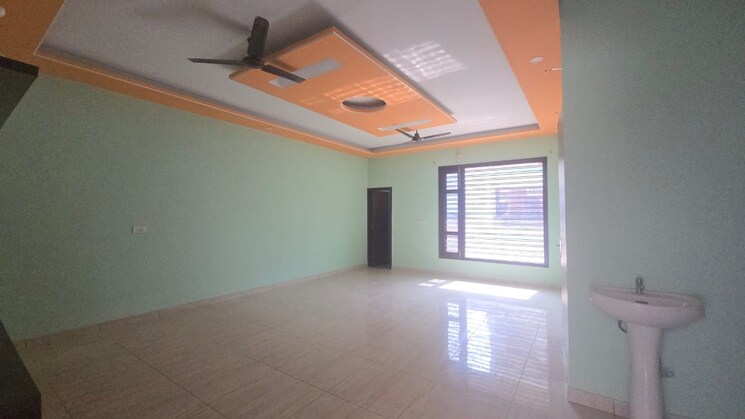 Room, singla-south-city 3 Bedroom 150 Sq.Ft. Independent House In Lohgarh Zirakpur 9571360