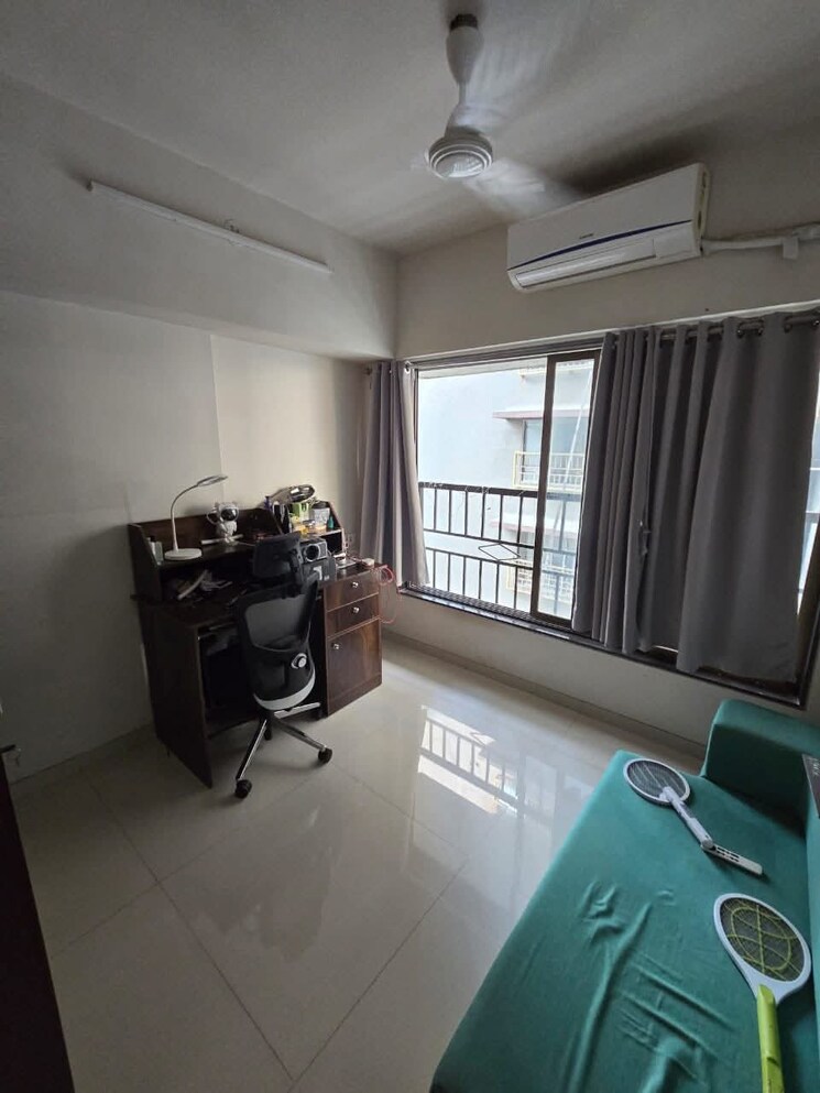 Living Room, dn nagar 2 Bedroom 520 Sq.Ft. Apartment In Dn Nagar Mumbai 9571361