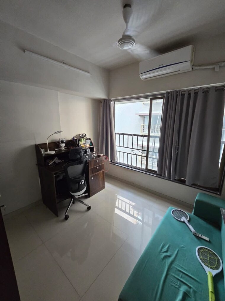 Living Room, dn nagar 2 Bedroom 520 Sq.Ft. Apartment In Dn Nagar Mumbai 9571361