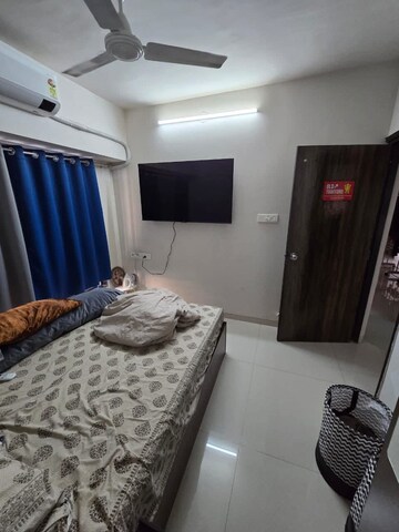 Bedroom in 2 BHK Apartment at Dn Nagar – for Rent