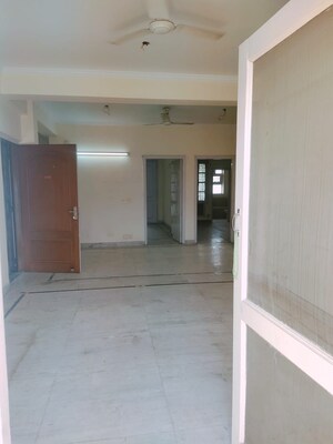 Room in 3 BHK Builder Floor at Today Blossoms I, Sector 47 – for Rent