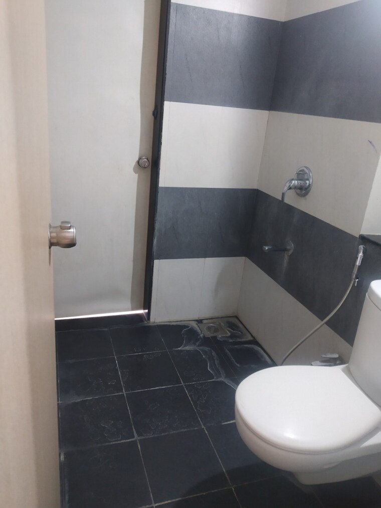 Bathroom, paranjape-blue-ridge 2 Bedroom 1105 Sq.Ft. Apartment In Hinjewadi Pune 9571249