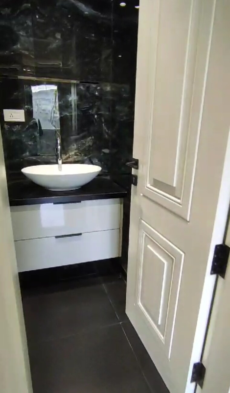 Bathroom, ansal-api-versalia-2 4 Bedroom 1855 Sq.Ft. Apartment In Sector 67a Gurgaon 9571434