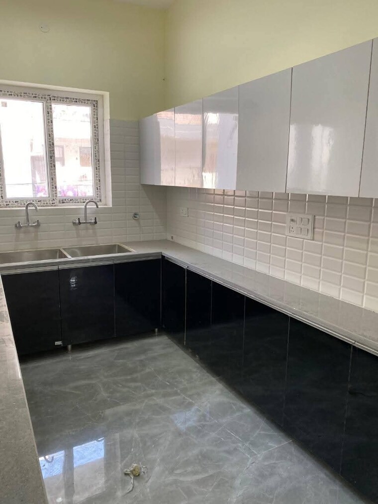 Kitchen, pir machalla 3 Bedroom 1300 Sq.Ft. Builder Floor In Pir Machalla Zirakpur 9571410