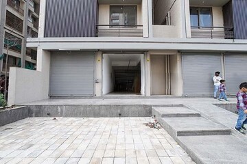  Showroom For Sale in Zundal