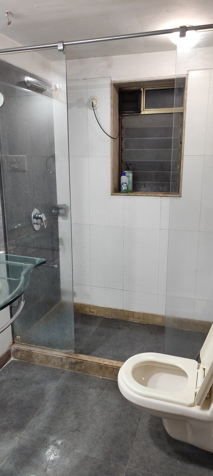 Bathroom, k-raheja-corp-maple-leaf 2 Bedroom 1150 Sq.Ft. Apartment In Powai Mumbai 9571426