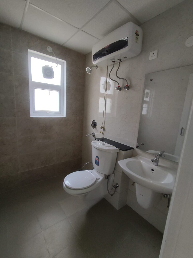 Bathroom, omaxe-new-chandigarh 3 Bedroom 1996 Sq.Ft. Builder Floor In North Mullanpur Chandigarh 9571433