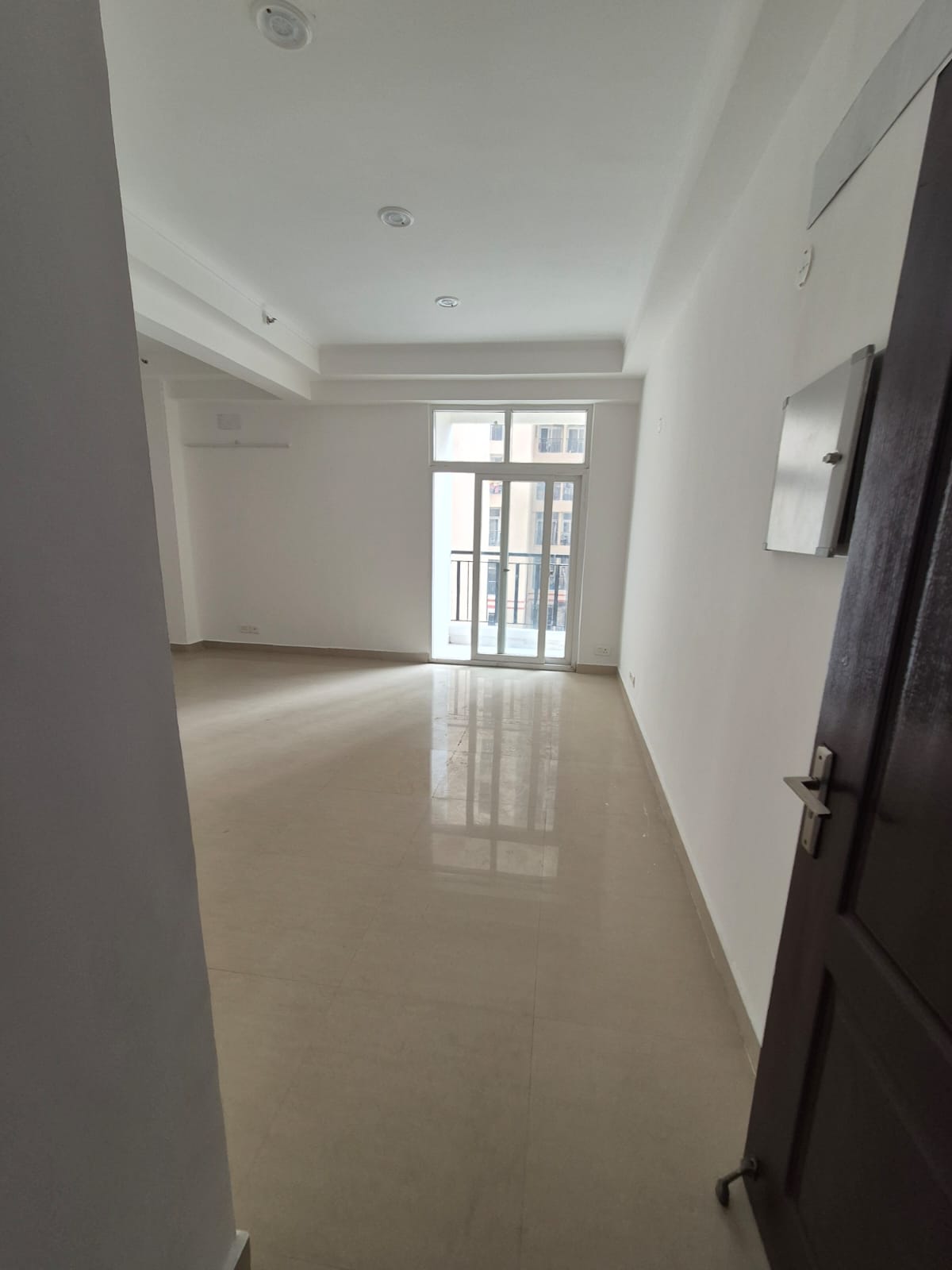 4 BHK + Servant Room Apartment For Rent in Dasnac Burj