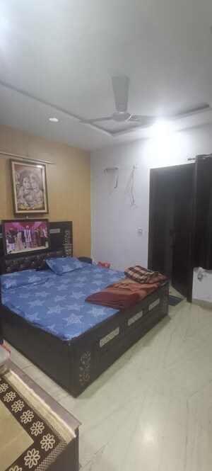 Bedroom in 3 BHK Builder Floor at Rohini Sector 22 – for Sale