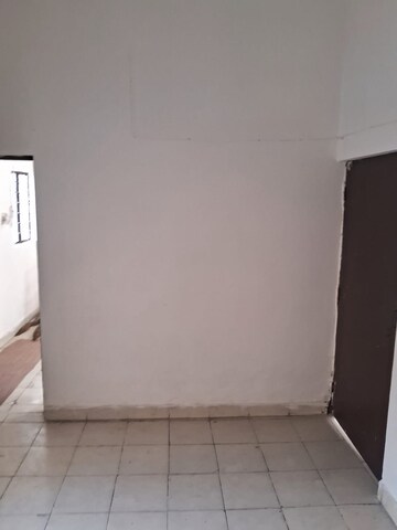 Room in 2 BHK Apartment at Unitech Unihomes II, Sector 117 – for Rent