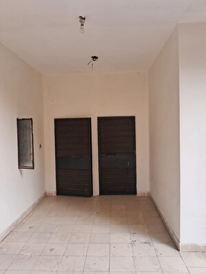 Room in 2 BHK Apartment at Unitech Unihomes II, Sector 117 – for Rent