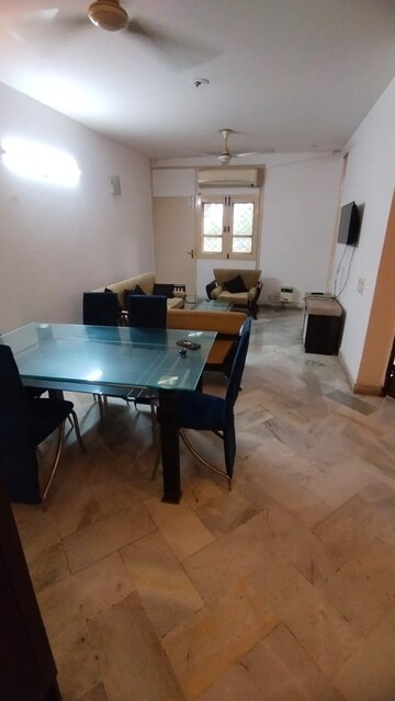 Team Area in 4 BHK Apartment at Sector 24 – for Rent