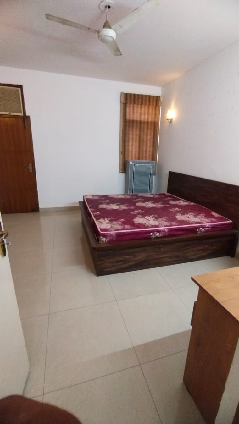 Bedroom, sector 24 4 Bedroom 3000 Sq.Ft. Apartment In Sector 24 Gurgaon 9571464