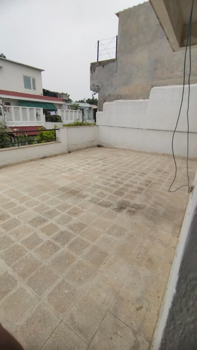 Balcony, sector 24 4 Bedroom 3000 Sq.Ft. Apartment In Sector 24 Gurgaon 9571464