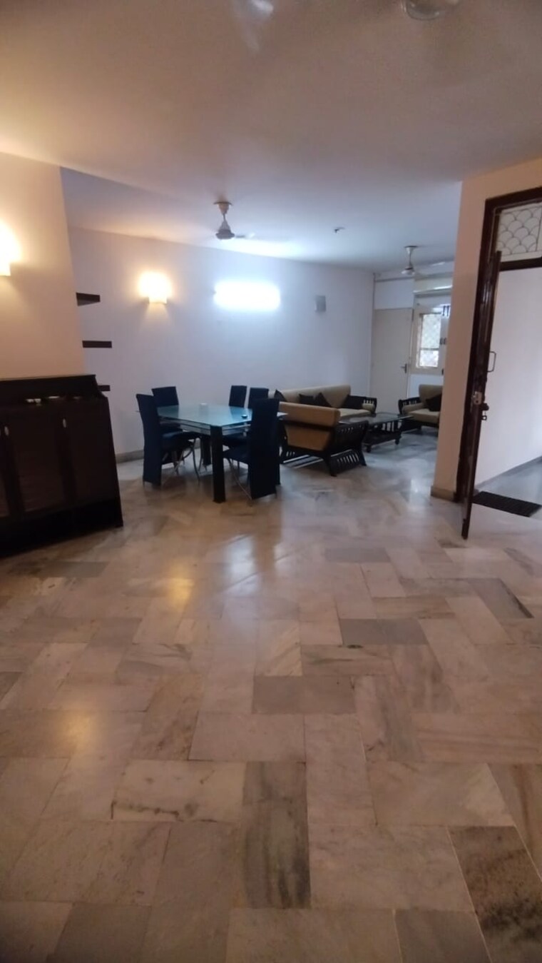 Living Room, sector 24 4 Bedroom 3000 Sq.Ft. Apartment In Sector 24 Gurgaon 9571464