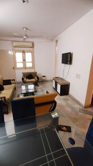 Team Area in 4 BHK Apartment at Sector 24 – for Rent