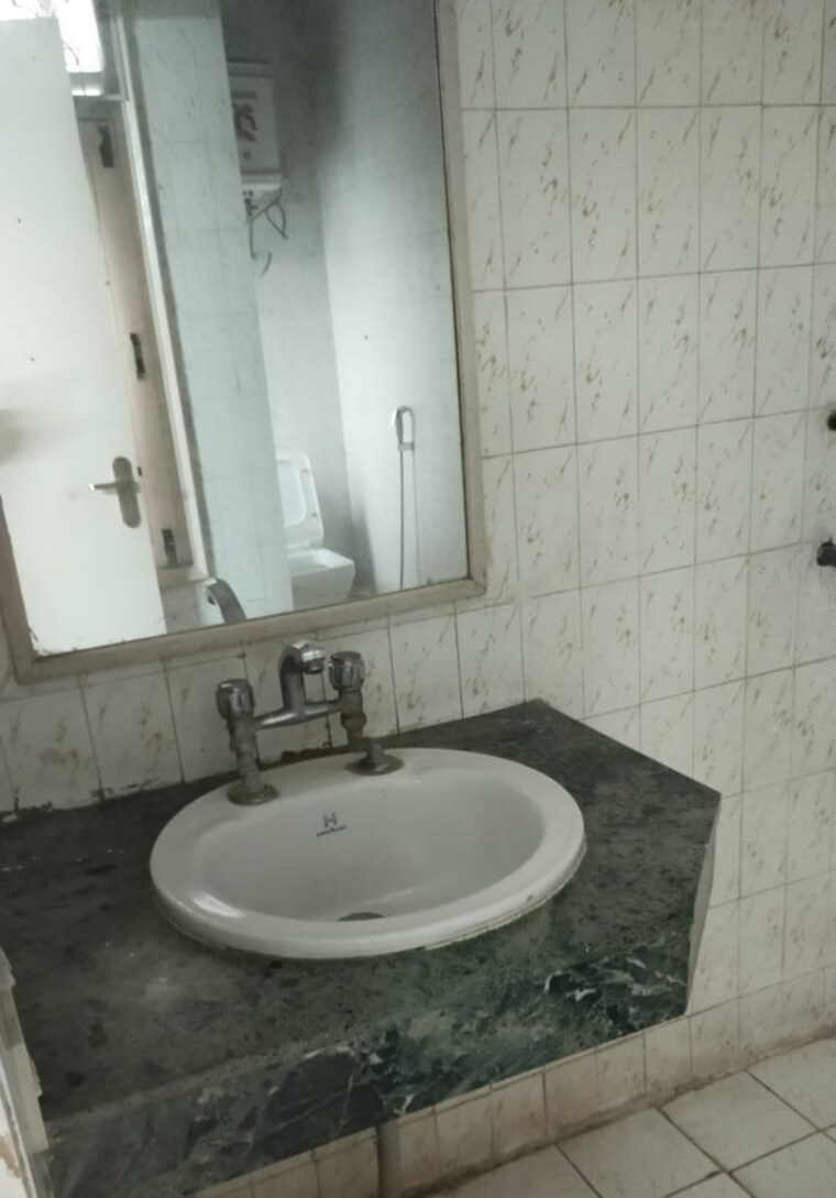 Bathroom, sector 24 4 Bedroom 3000 Sq.Ft. Apartment In Sector 24 Gurgaon 9571464
