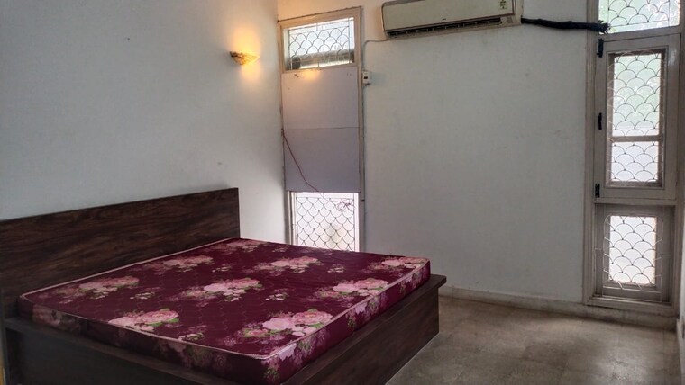 Bedroom, sector 24 4 Bedroom 3000 Sq.Ft. Apartment In Sector 24 Gurgaon 9571464