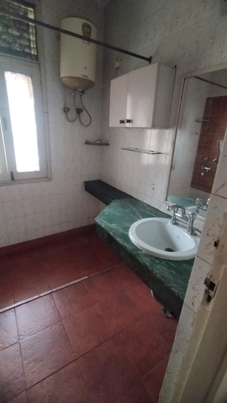 Bathroom, sector 24 4 Bedroom 3000 Sq.Ft. Apartment In Sector 24 Gurgaon 9571464