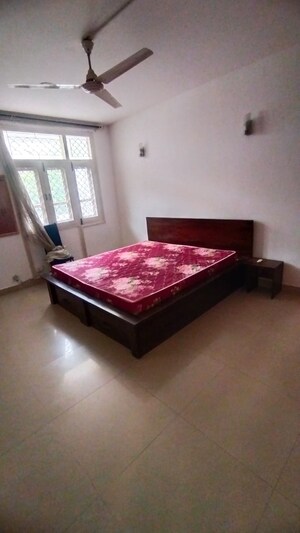 Bedroom in 4 BHK Apartment at Sector 24 – for Rent
