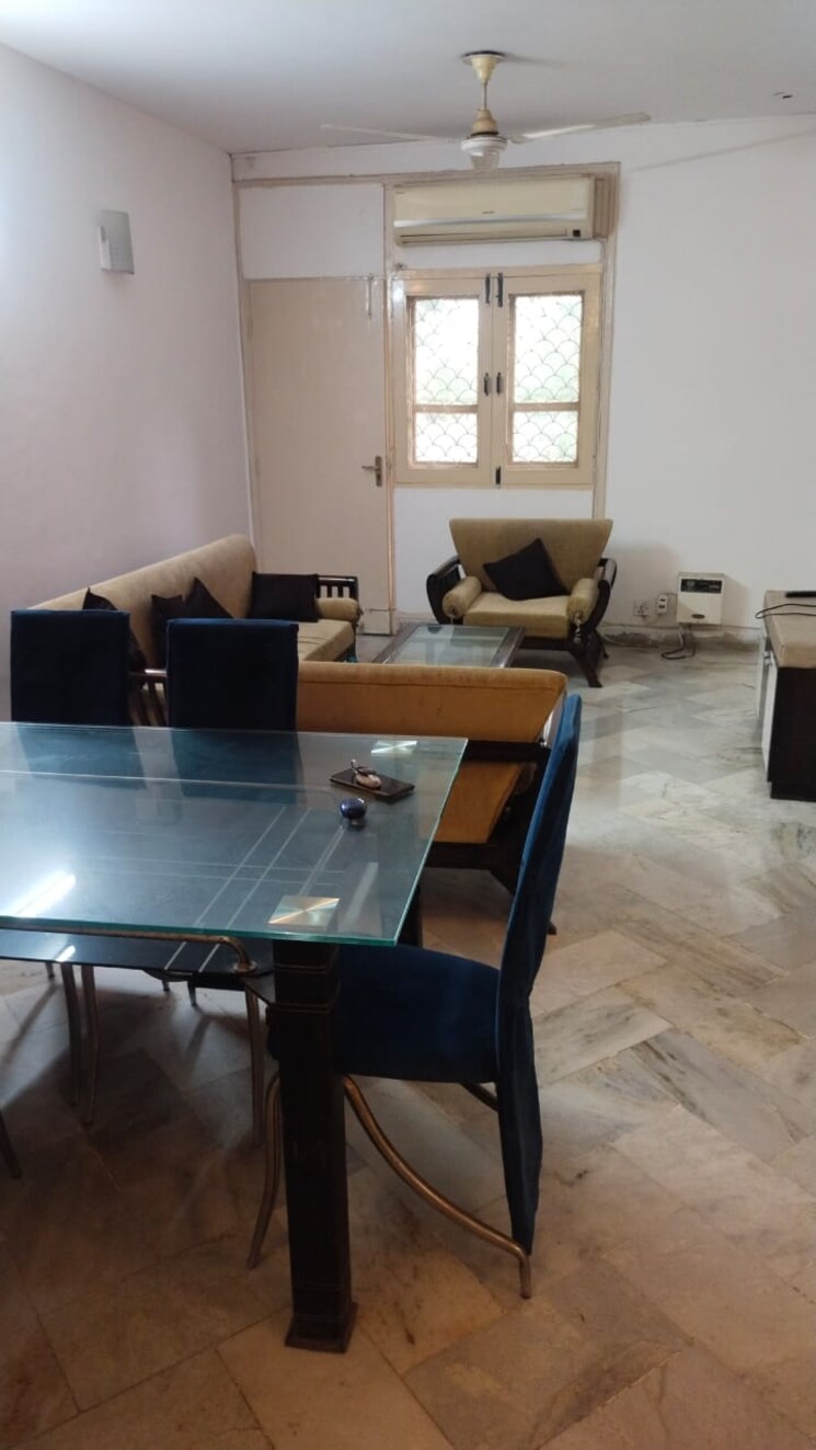 Team Area, sector 24 4 Bedroom 3000 Sq.Ft. Apartment In Sector 24 Gurgaon 9571464