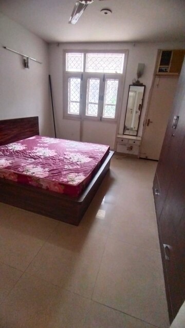 Bedroom in 4 BHK Apartment at Sector 24 – for Rent