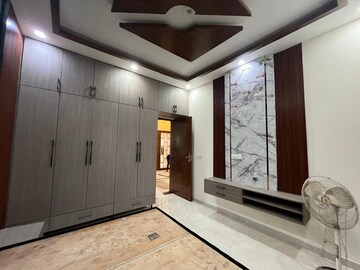 Room in 4 BHK Independent House at Sector 123 – for Sale