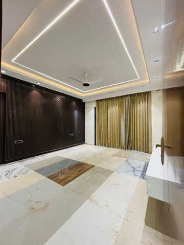 Kitchen in 3 BHK Builder Floor at BPTP Green Oaks, Sector 70a – for Sale