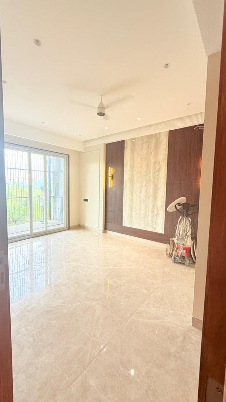 Room, bptp-green-oaks 3 Bedroom 180 Sq.Yd. Builder Floor In Sector 70a Gurgaon 9571532