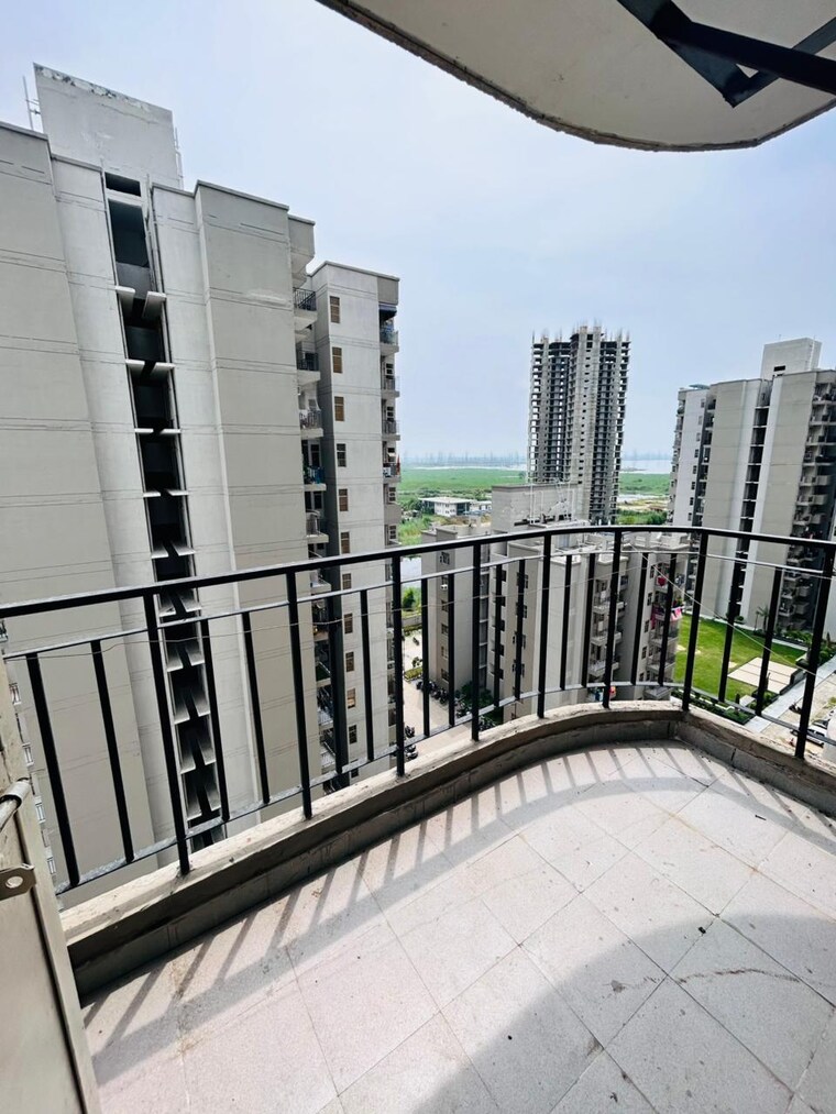 Balcony, signature-global-signum-107 2 Bedroom 554 Sq.Ft. Apartment In Sector 107 Gurgaon 9571534