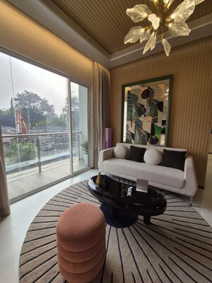 Living Room in 2 BHK Apartment at Sheth Beaumonte, Sion East – for Sale