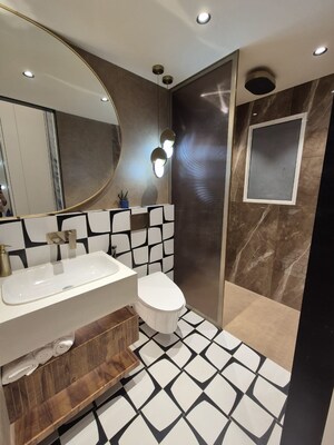 Attached Bathroom in 2 BHK Apartment at Sheth Beaumonte, Sion East – for Sale