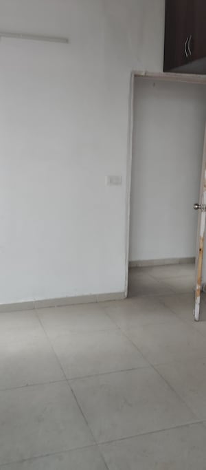 Room in 2 BHK Apartment at Signature Global Signum 107, Sector 107 – for Rent
