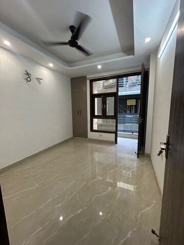 Room in 3 BHK Builder Floor at Aman Luxury Apartments, Sahastradhara Road – for Rent