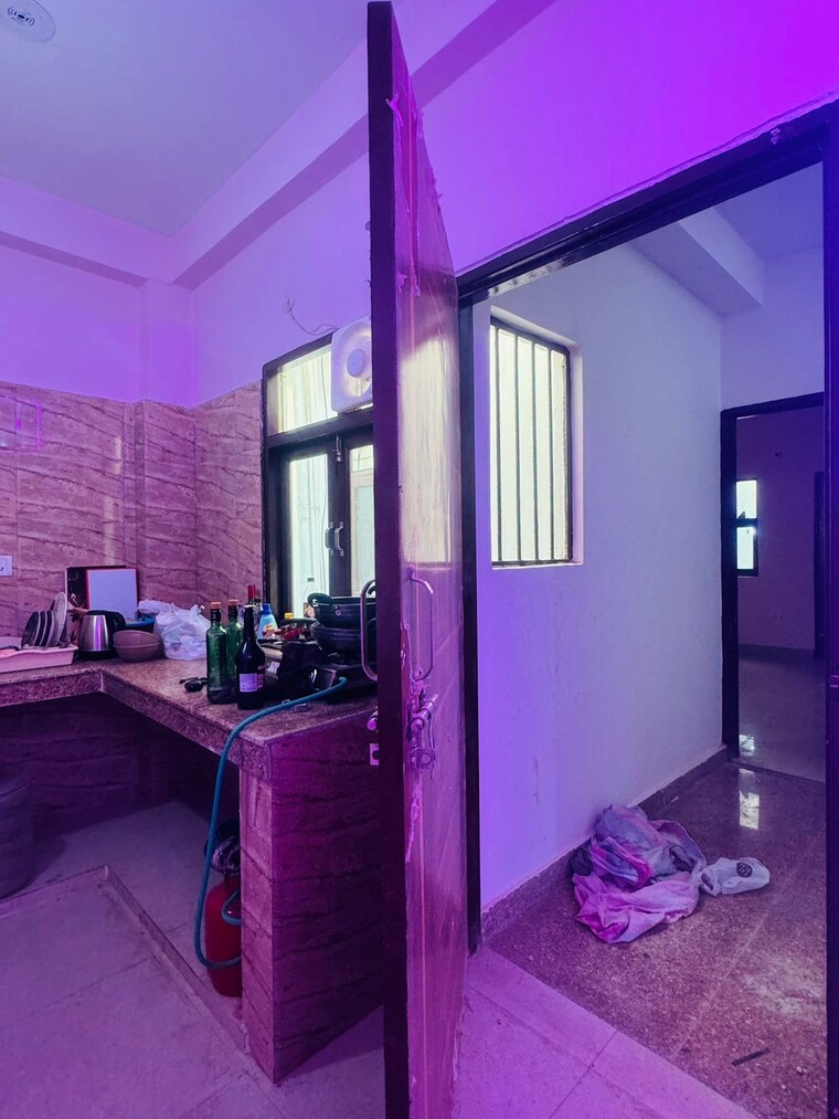 Kitchen, freedom fighters enclave 1 Bedroom 500 Sq.Ft. Apartment In Freedom Fighters Enclave Delhi 9571619