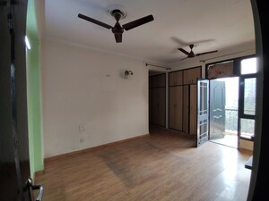 Room in 3 BHK Apartment at Purvanchal Silver City, Sector 93 – for Sale