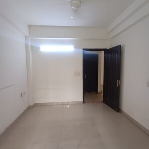 Room in 2.5 BHK Apartment at H R Buildcon Elite Homz, Sector 77 – for Rent