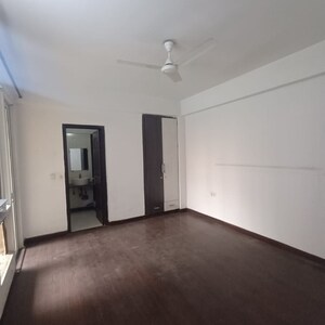 Room in 2.5 BHK Apartment at H R Buildcon Elite Homz, Sector 77 – for Rent